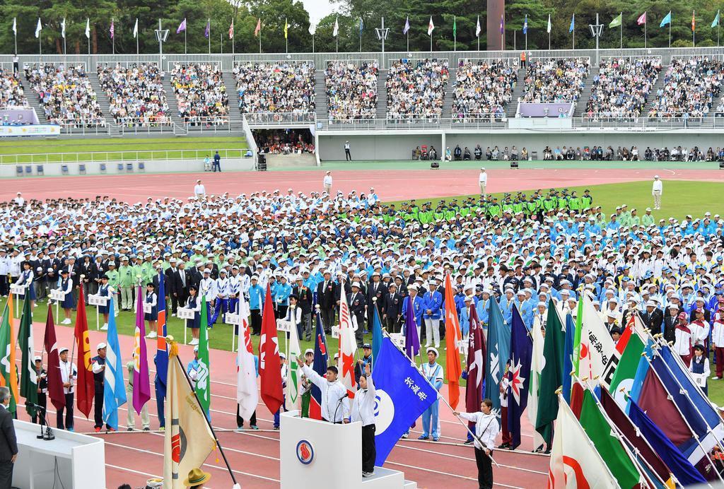 国民体育大会(国体)は、毎年開催されている国内最大規模のスポーツ大会。写真は開催中の茨城国体の総合開会式=9月28日、茨城県の笠松運動公園(宮崎瑞穂撮影)
