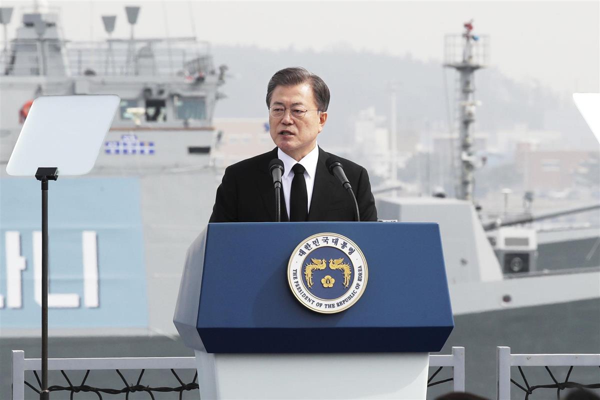 韓国・京畿道平沢の海軍基地で演説する文在寅大統領=26日(聯合=共同)