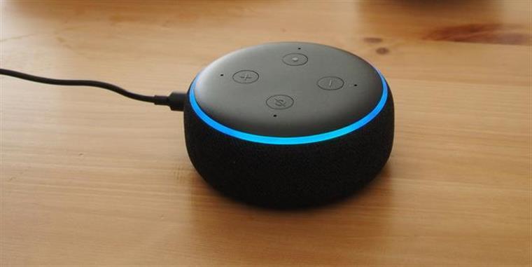 アマゾンのスマートスピーカー「アレクサ」