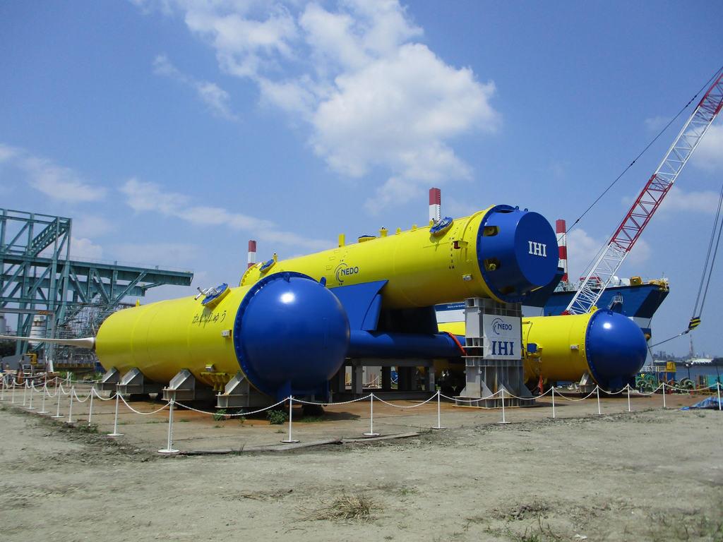 ７月２５日に公開された海流発電の実験装置「かいりゅう」＝横浜市内磯子区のＩＨＩ横浜事業所