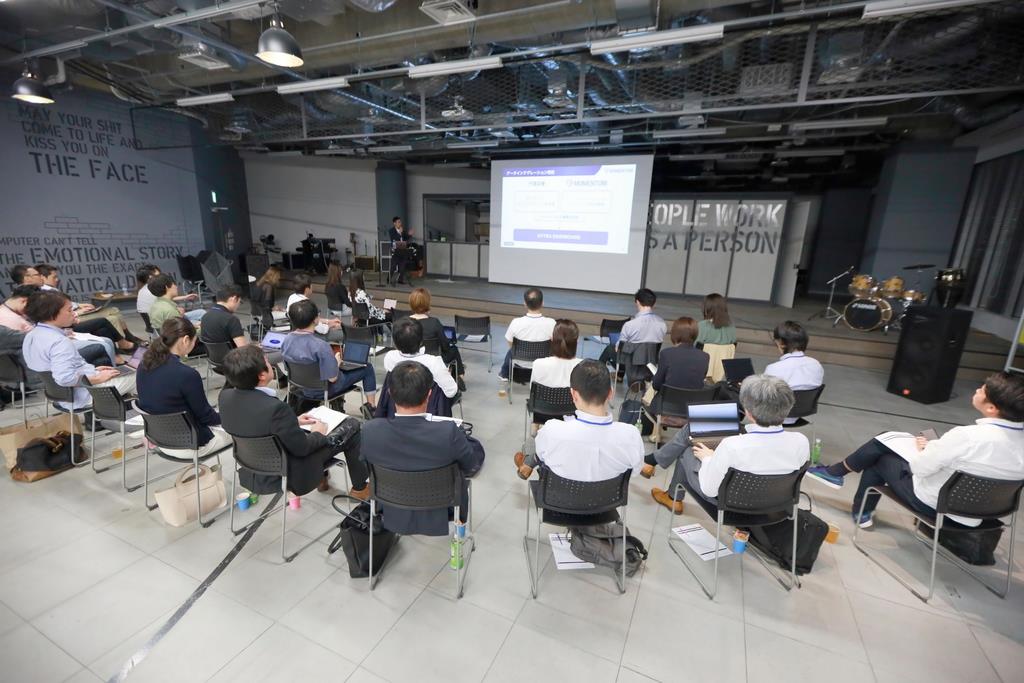 モメンタムが広告代理店などを対象に開催した勉強会