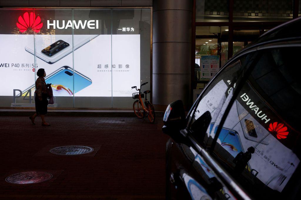 中国・華為技術が強みを持つ5G関連技術での国際標準規格をめぐっても米国の警戒感が強まっている(ロイター)