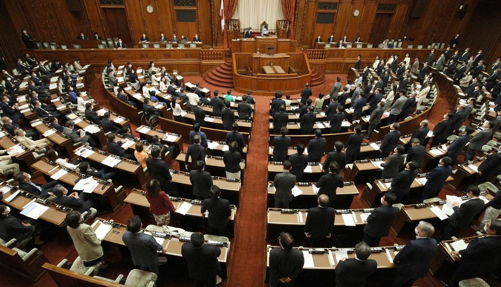 改正国家戦略特別区域法(スーパーシティ法)が賛成多数で可決・成立した参院本会議=5月27日午後、国会(春名中撮影)