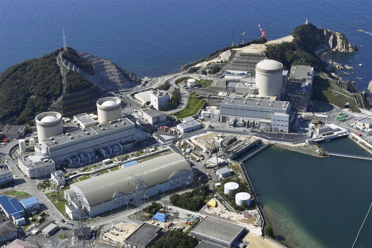 関西電力美浜原発。右から3号機、2号機、1号機=10月、福井県美浜町