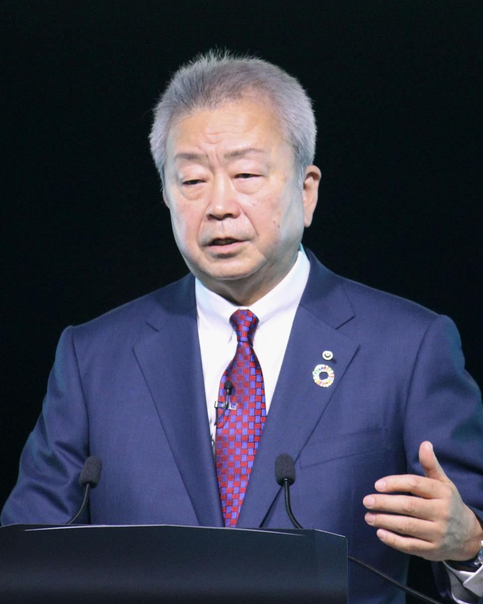 東京都内での講演で、NTTドコモへのTOB成立について説明するNTTの澤田純社長=11月17日