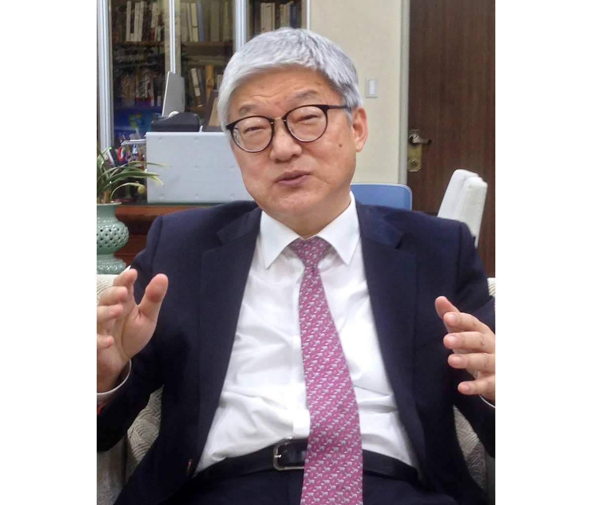 尹徳敏氏(名村隆寛撮影)