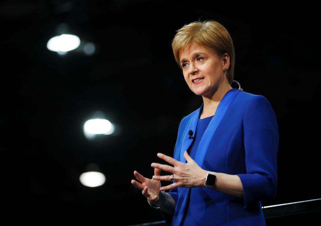 開票センターで話す、スコットランド民族党(SNP)のスタージョン党首=13日、グラスゴー(ロイター)