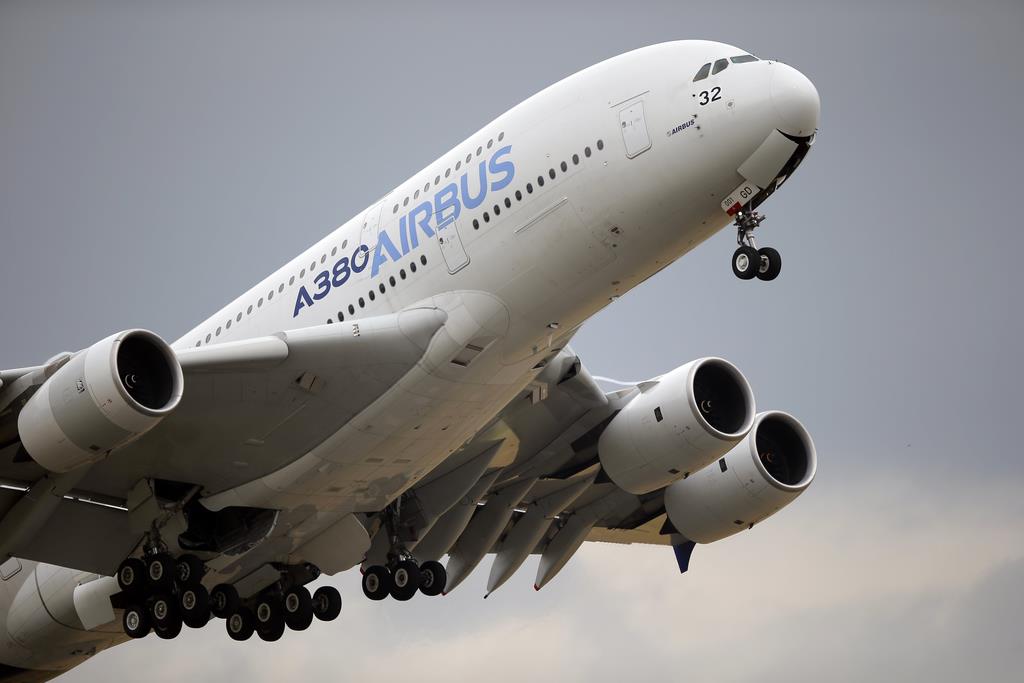 トランプ米政権は、欧州航空機大手エアバスに補助金を投じる欧州連合(EU)に対して追加関税を発動。EUとの対立激化を辞さない姿勢をみせる=写真はエアバス機(AP)