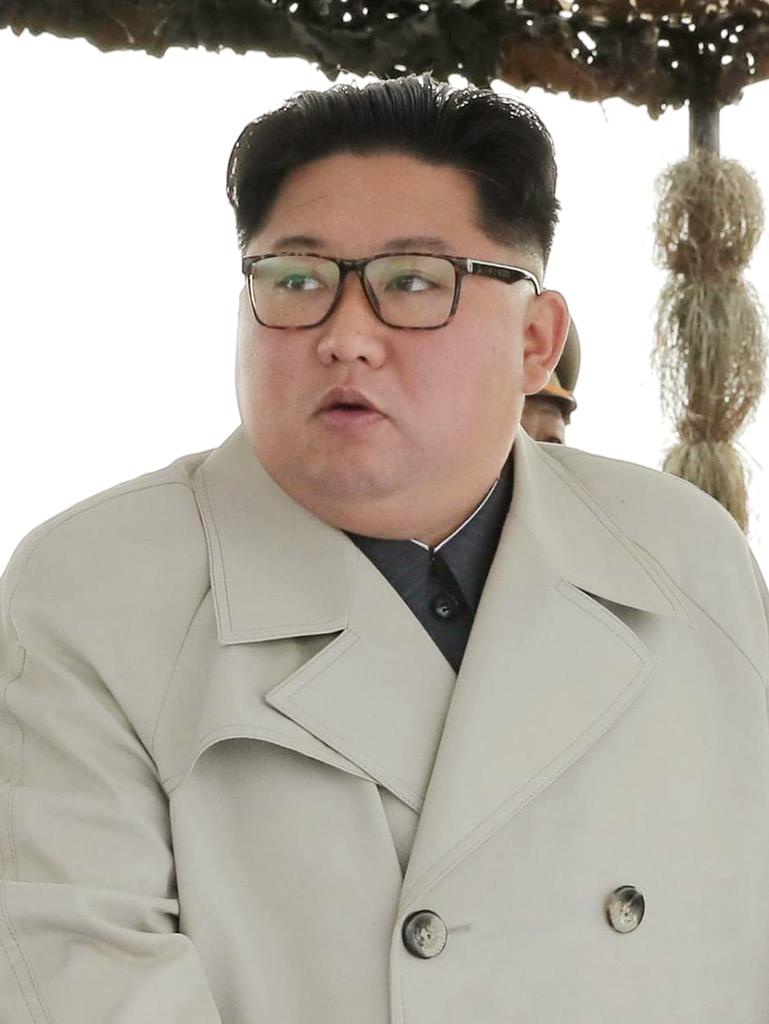 北朝鮮の昌麟島防御隊を視察する金正恩朝鮮労働党委員長(朝鮮中央通信=共同)