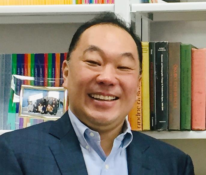 神戸大の簑原俊洋教授(提供写真)