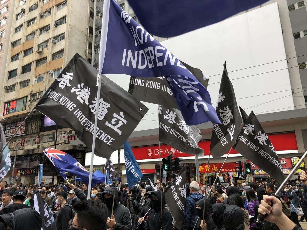 「香港独立」の旗が目立った今年の元日デモ（藤本欣也撮影）