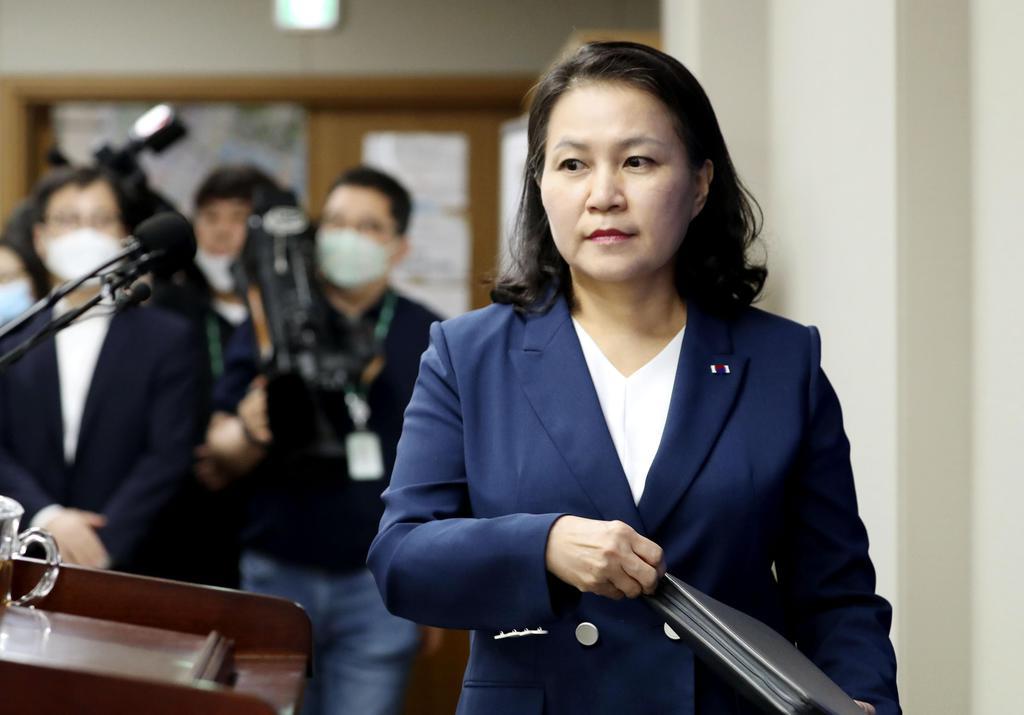 WTO次期事務局長選の立候補を表明した韓国産業通商資源省の兪明希・通商交渉本部長=韓国・世宗(聯合=共同)
