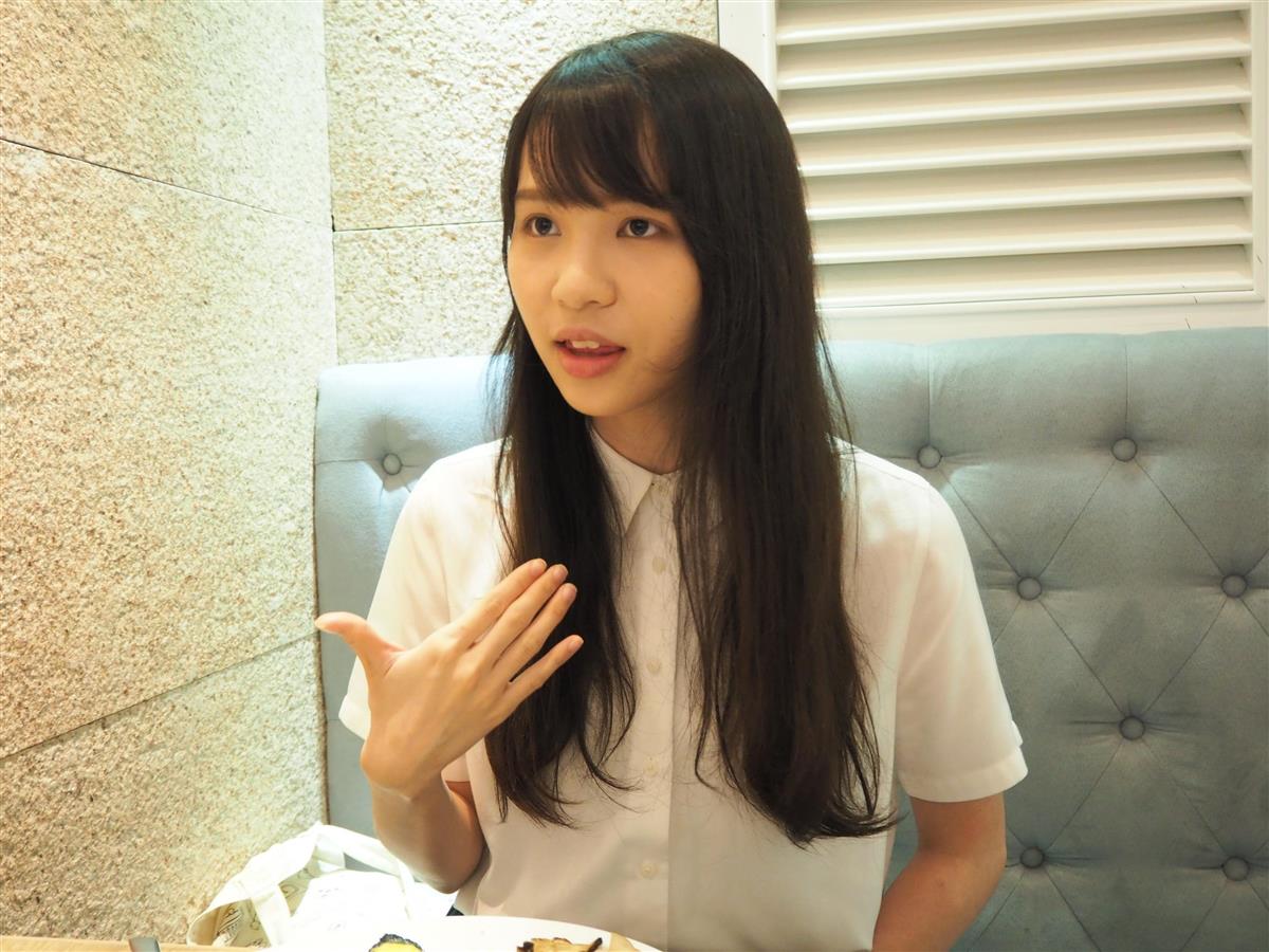 5月30日、香港でインタビューに答える周庭氏(藤本欣也撮影)