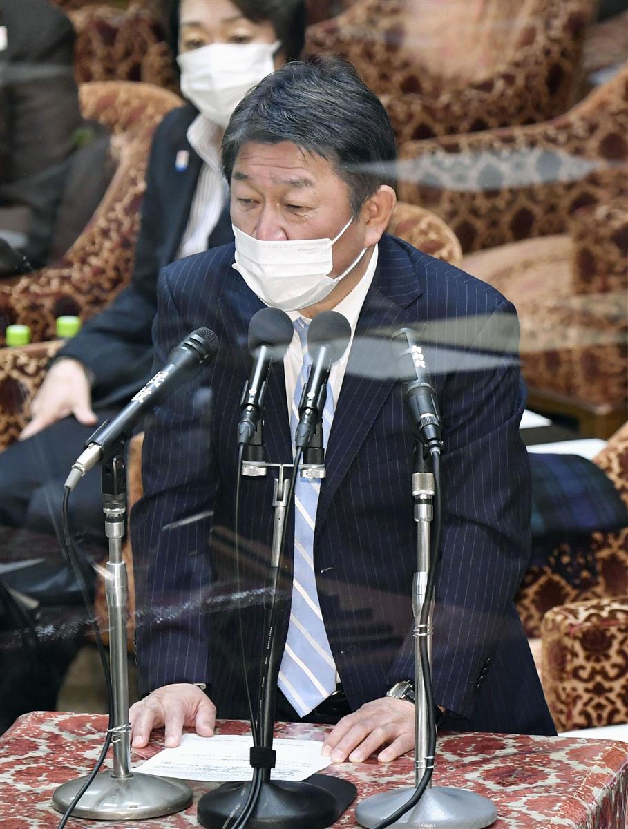 衆院予算委で答弁する茂木外相=9日午前