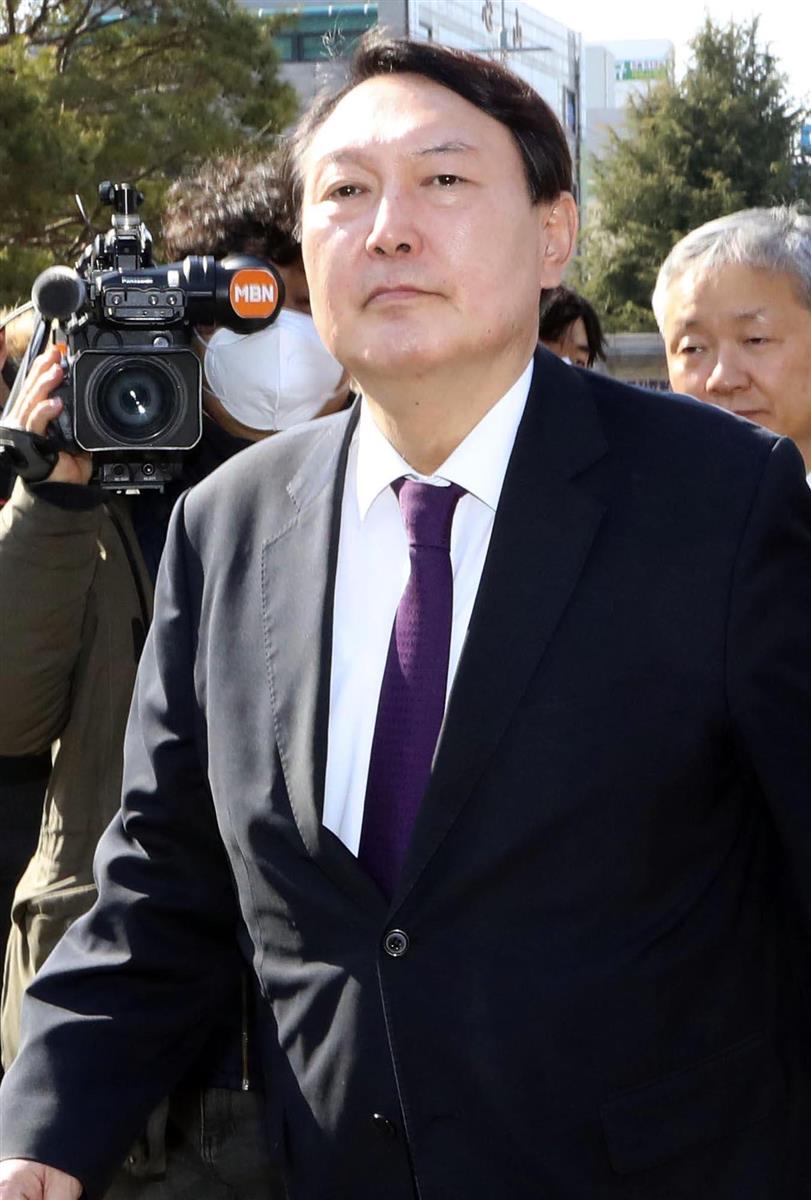 韓国南西部・光州を訪問し、地検などを視察する尹錫悦検事総長=2020年(聯合=共同)