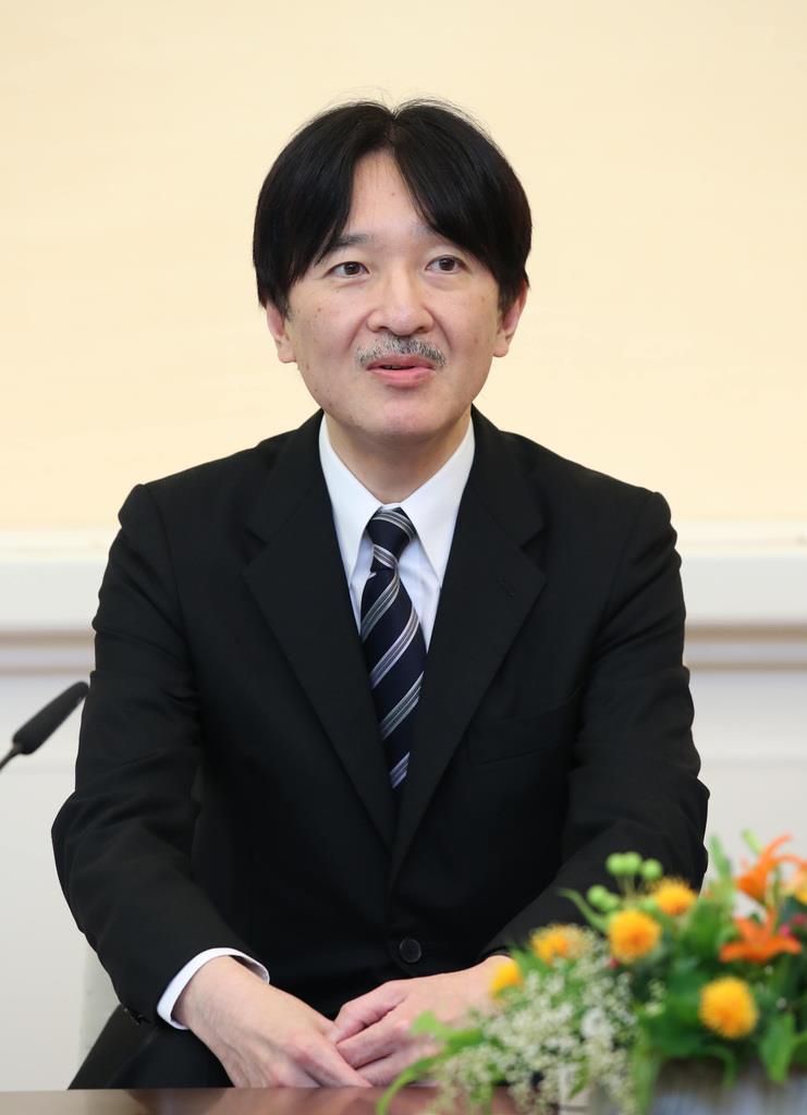 外国ご訪問を前に開かれた記者会見で、記者の質問に答えられる秋篠宮さま=21日午後2時6分、東京・元赤坂の赤坂東邸(川口良介撮影)