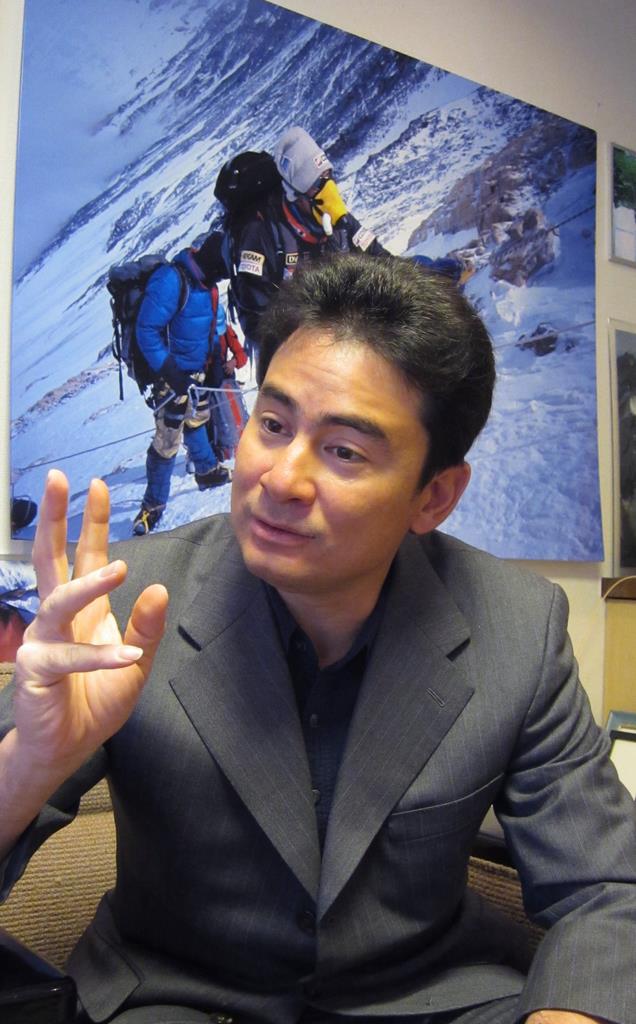 遺骨収集事業について語る野口健さん。問題を提起し続ける必要性を痛感している