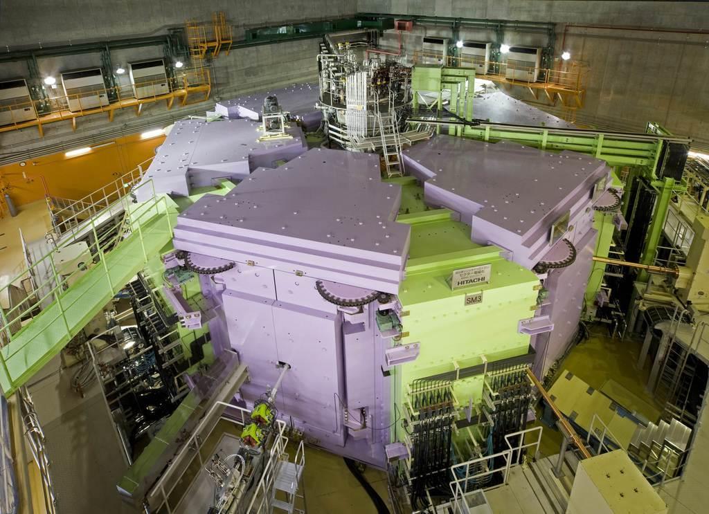 核変換に関する基礎データの取得に用いられた理化学研究所仁科加速器科学研究センターの超電導リングサイクロトロン「SRC」(理化学研究所提供)