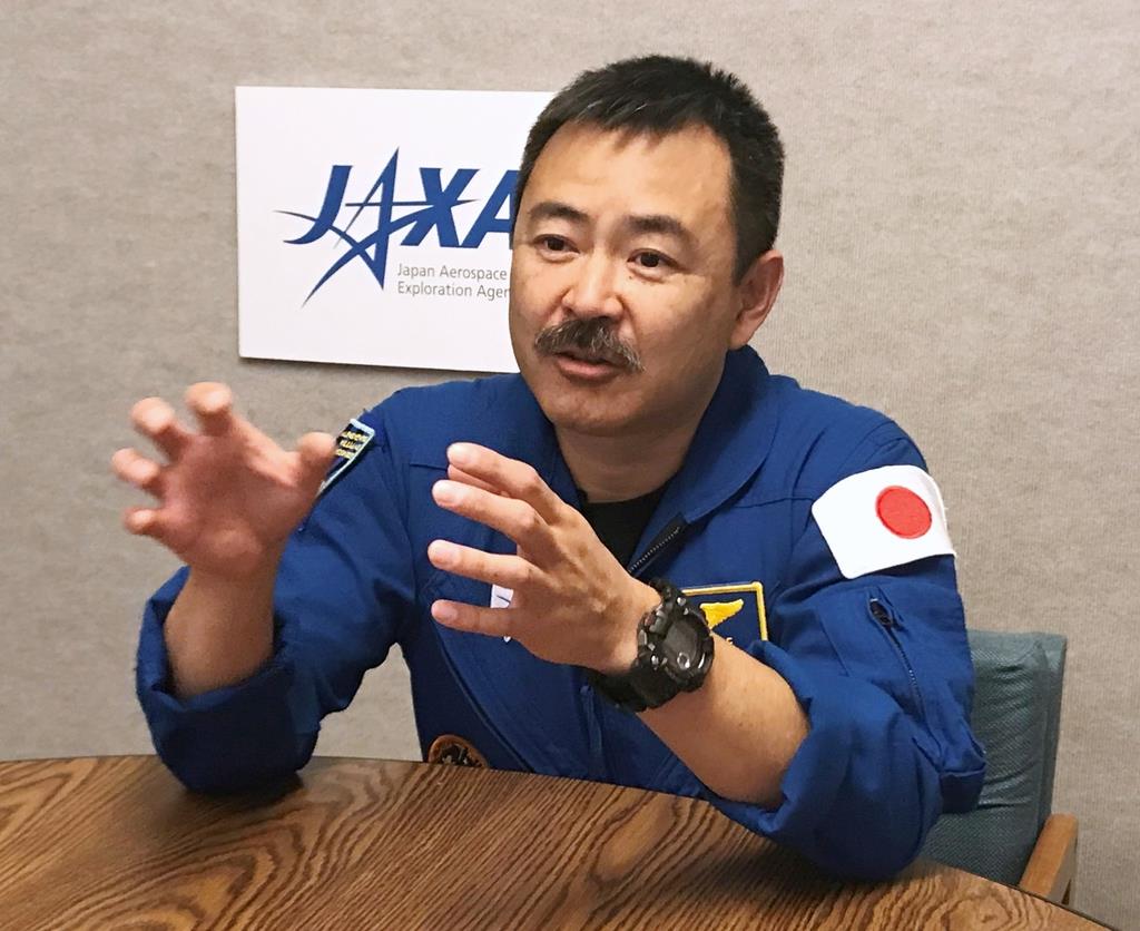 船長任務への意気込みを語る星出彰彦さん=米ヒューストン(JAXA提供)
