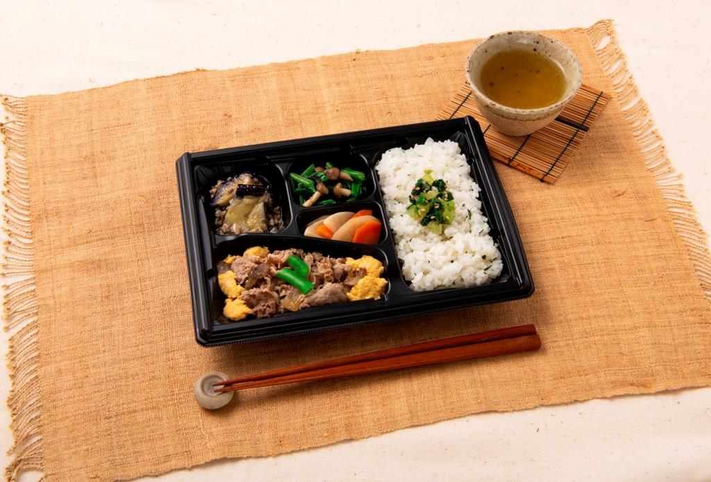 通常5日間コースで2900円の「まごころ御膳」の一例。3080円の「まごころおかず」も臨時休校支援として販売された(ワタミ提供)