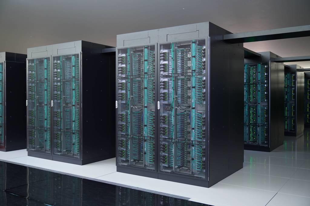 理化学研究所が開発中のスーパーコンピューター「富岳」(同研究所提供)