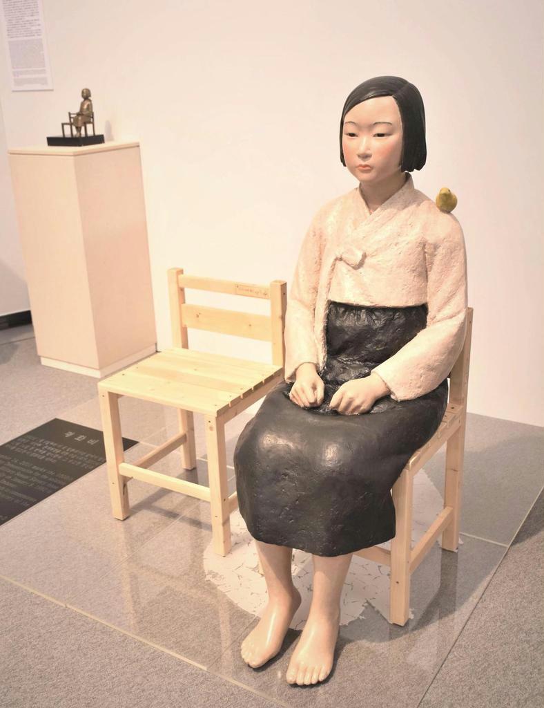 国際芸術祭「あいちトリエンナーレ２０１９」で展示された「平和の少女像」