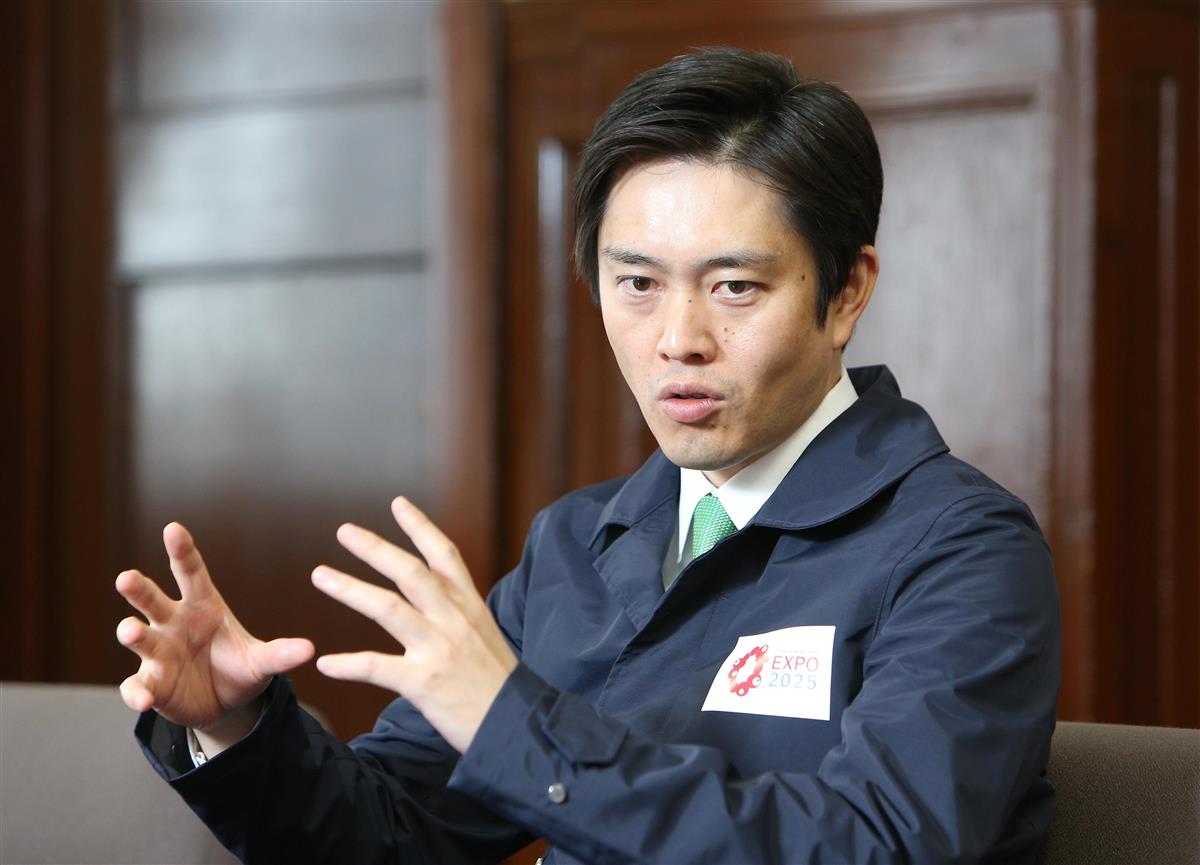 インタビューに答える大阪府の吉村洋文知事=18日午後、大阪市中央区の大阪府庁(寺口純平撮影)