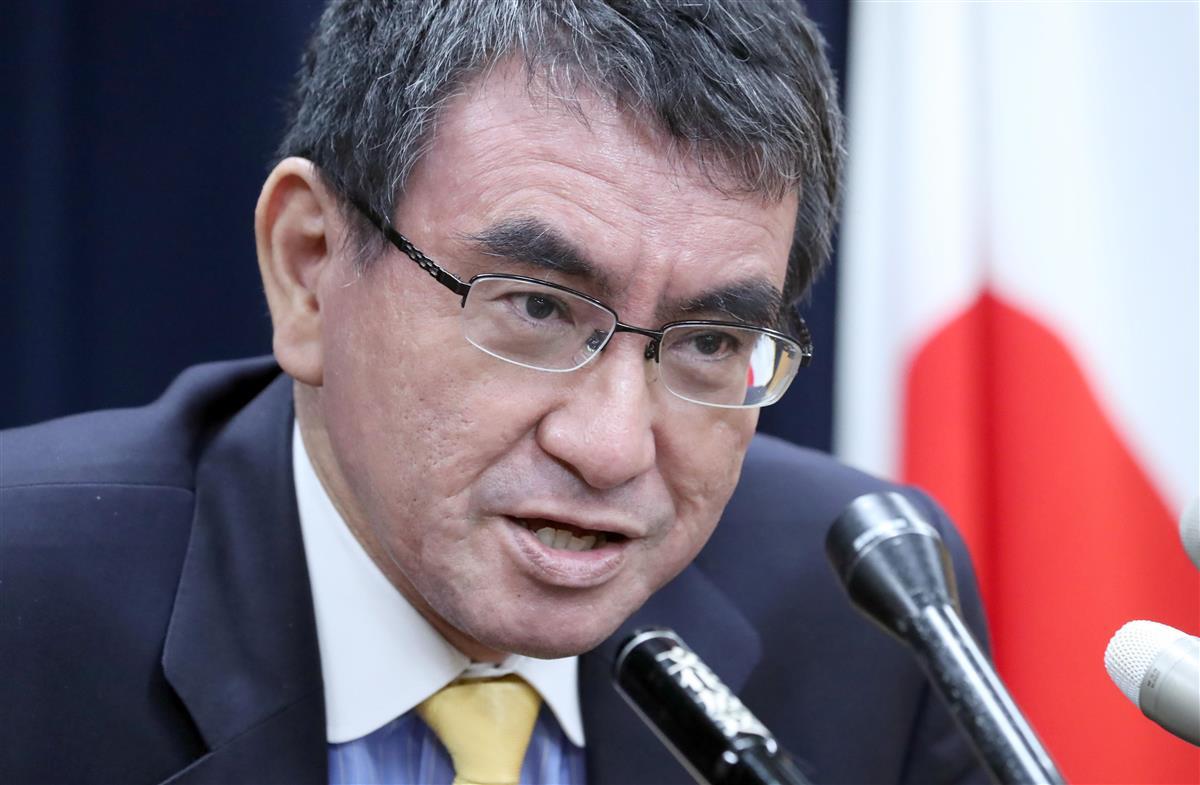 インタビューに臨む河野太郎行政・規制改革担当相=1日午後、東京・永田町(春名中撮影)