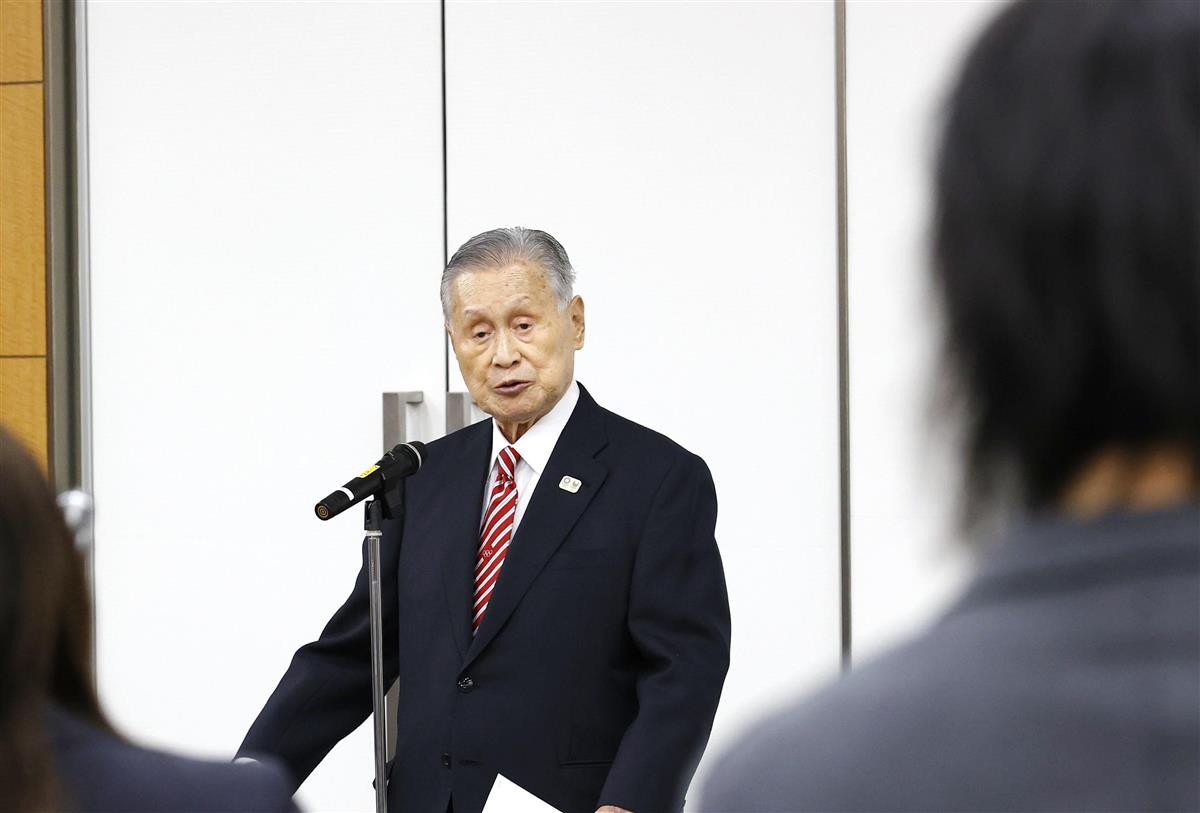 自らの発言について、東京五輪・パラリンピック組織委員会の会長として取材に応じる森喜朗氏=2月4日、東京都中央区