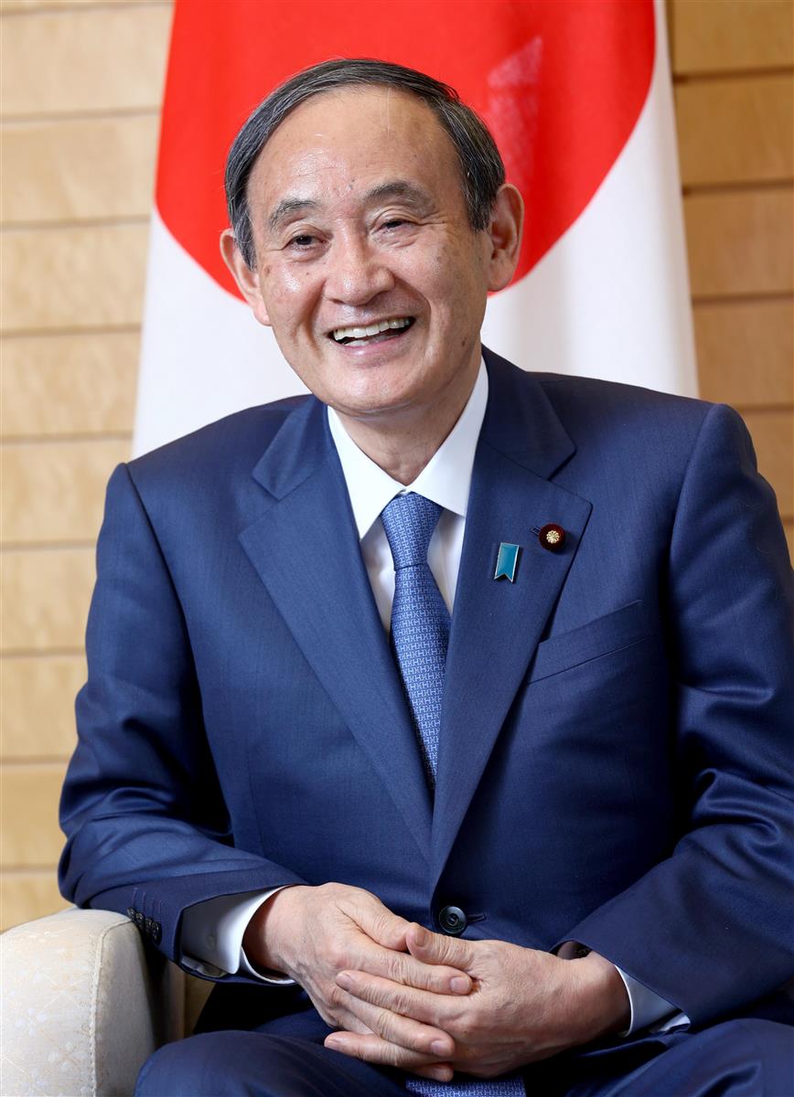 産経新聞のインタビューに答える菅義偉首相=4月22日午後、首相官邸(春名中撮影)