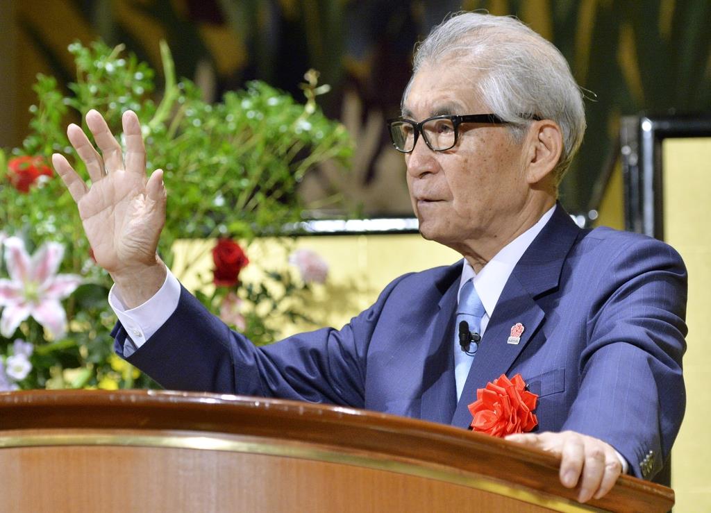 講演会で小野薬品工業を批判する本庶佑氏=27日、大阪市北区