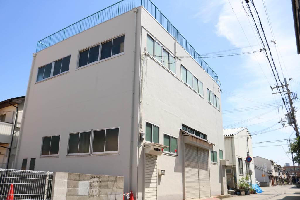 障害者に盗んだゴルフ用品を磨かせていた障害者就労支援事業所「グラスト」=神戸市長田区