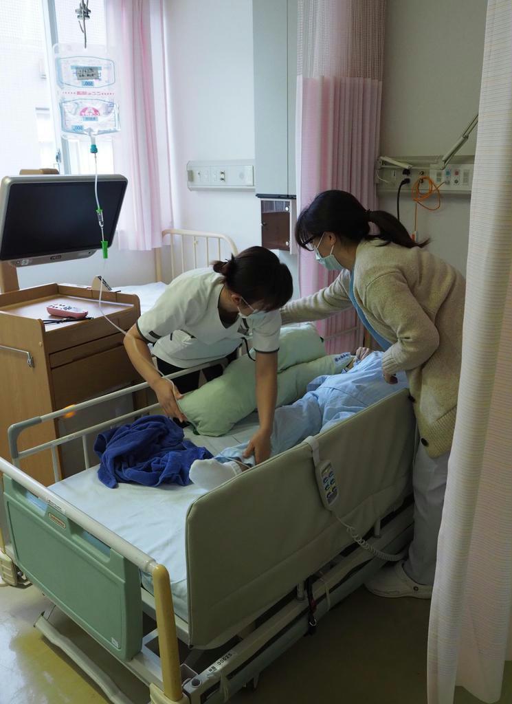 入院患者には慢性期疾患を抱える高齢者らが多い=国民健康保険・奥多摩病院 (東京都奥多摩町)