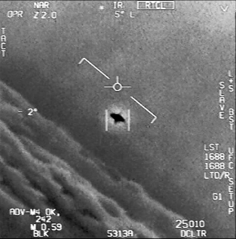 米国防総省が公開した、「謎の空中現象」とされる米海軍撮影映像の１シーン