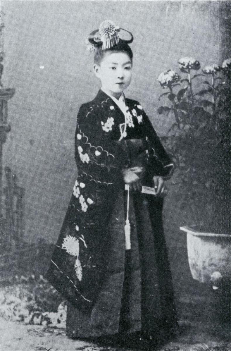 華族女学校時代の伏見宮禎子女王(女子学習院編「女子学習院五十年史」から)