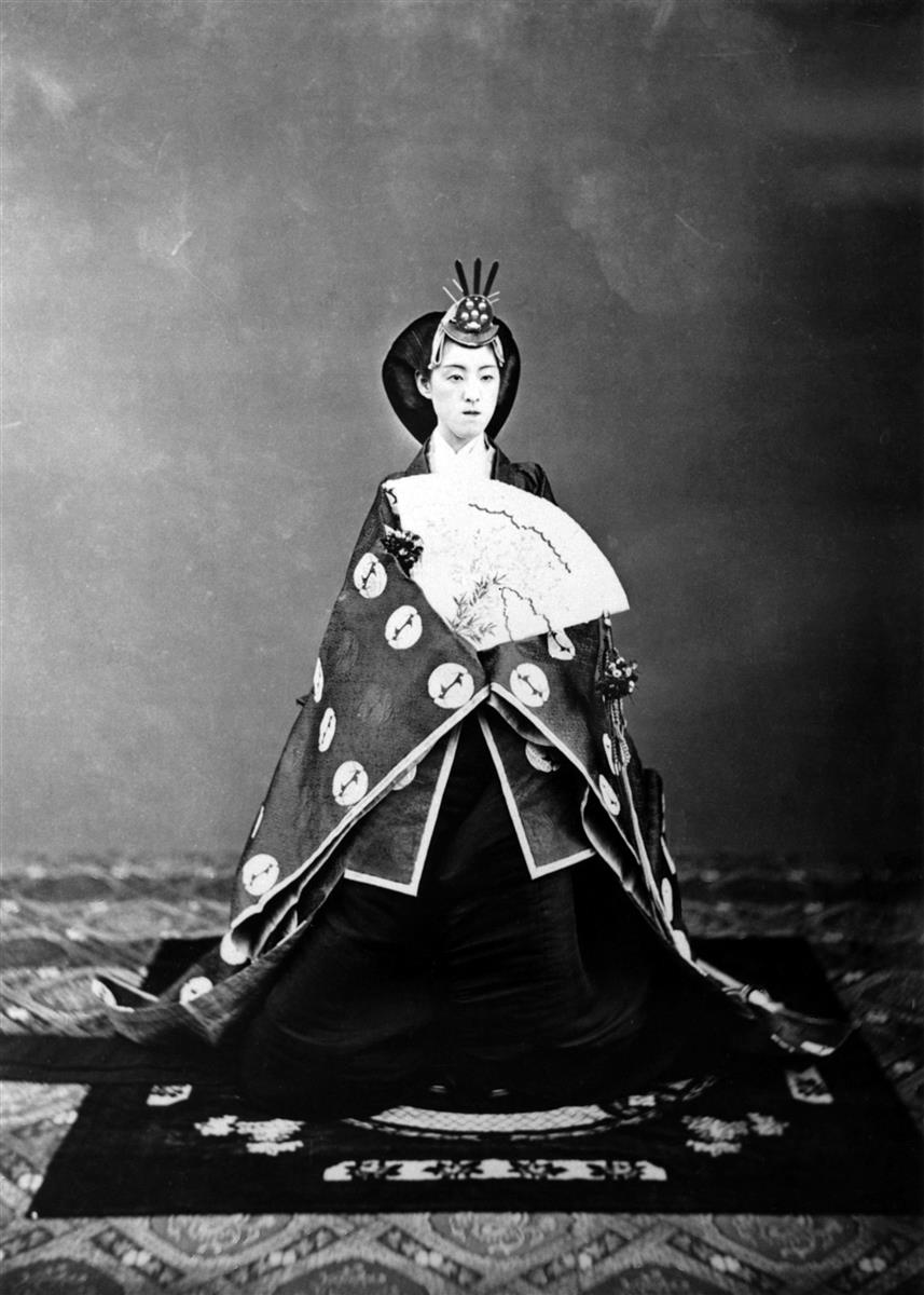 美子皇后(昭憲皇太后)=宮内庁所蔵