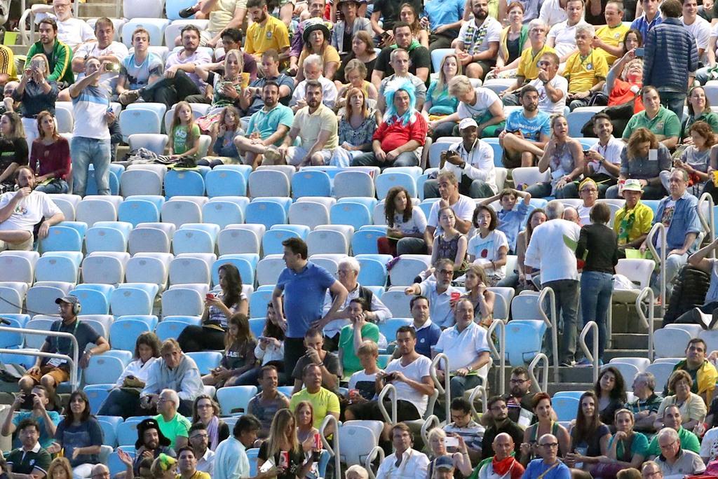 リオデジャネイロ五輪の開会式。客席には空席も目立った＝マラカナン競技場（桐山弘太撮影）　