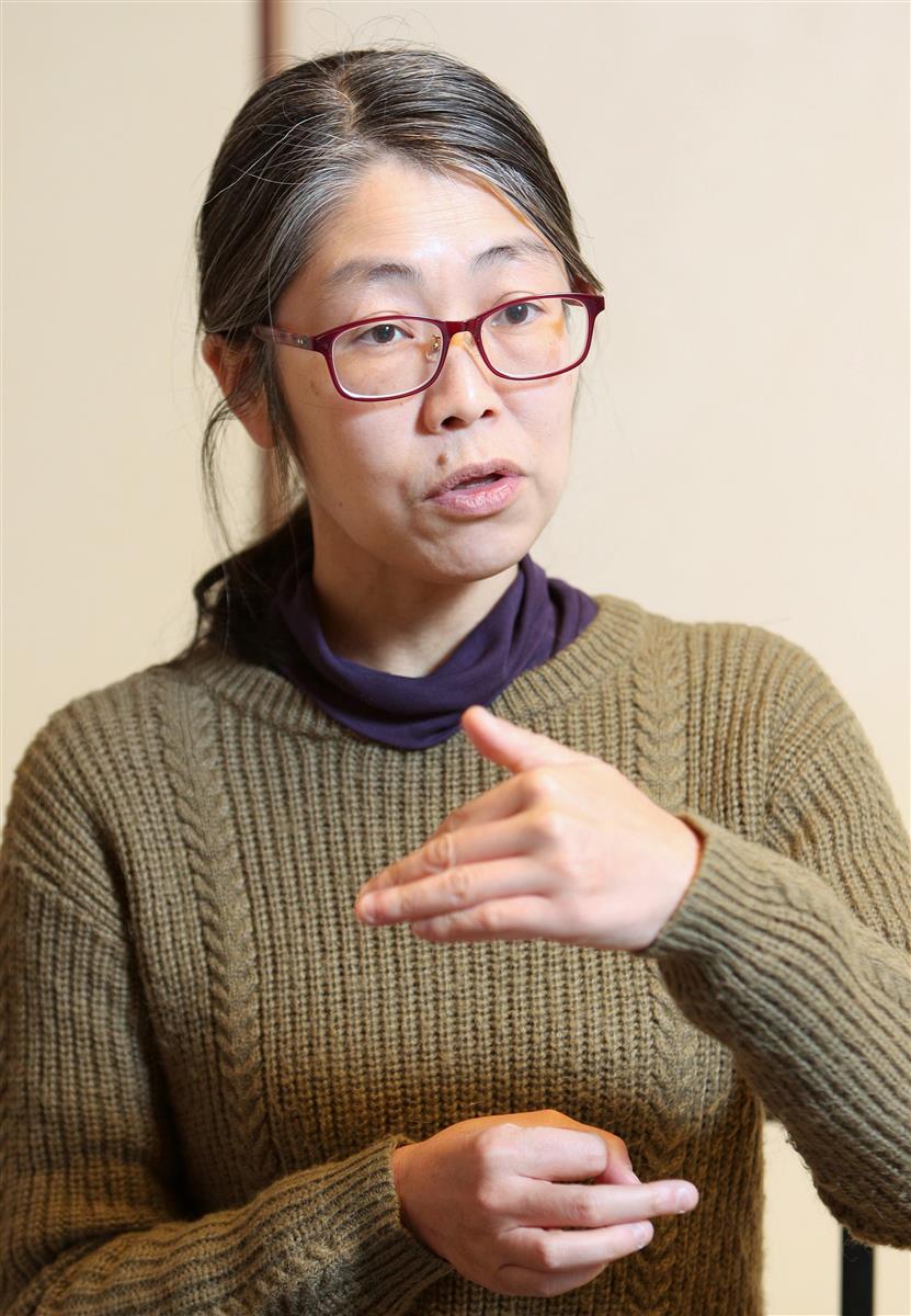 「『街道をゆく』を手に、旅をしたこともあります」と話す澤田瞳子さん=京都市中京区(寺口純平撮影)