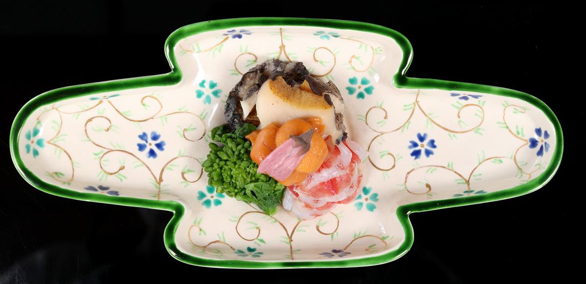 春の料理・向付(寺口純平撮影)