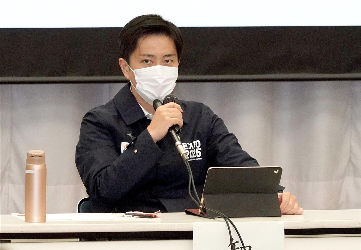 新型コロナ対策本部会議であいさつをする吉村洋文知事=11日、大阪市中央区(前川純一郎撮影)