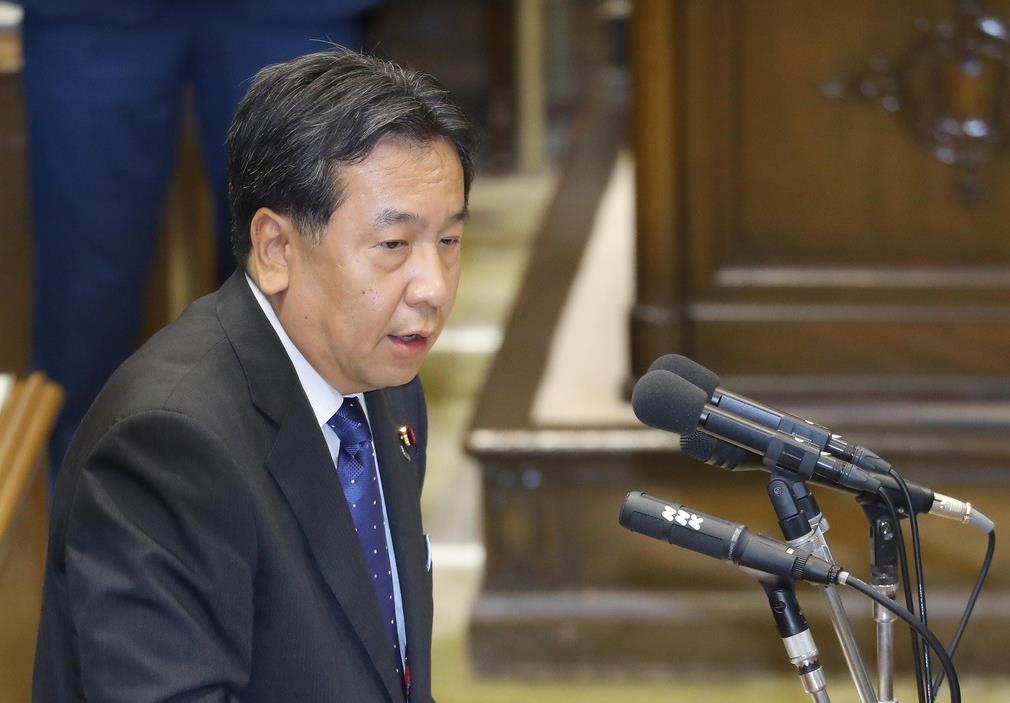 【政治 党首討論・国家基本政策委合同審査会】 党首討論に臨む立憲民主党の枝野幸男代表=19日午後、国会・衆院第1委員室(納冨康撮影)